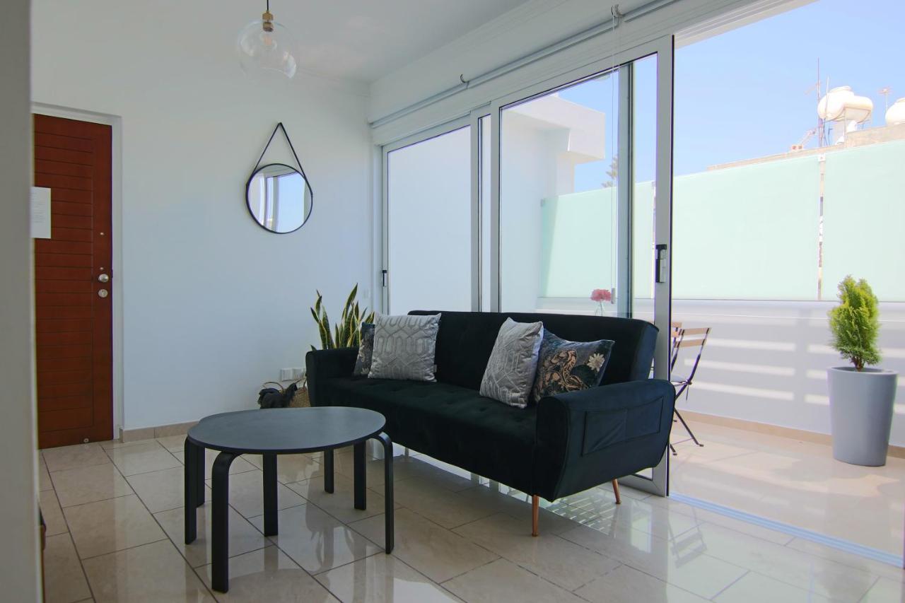 Phaedrus Living: Seaside Luxury Flat Lighthouse 62 Lejlighed Paphos Eksteriør billede